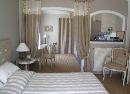 Les Chambres D'Hotes De La Ferrage La Tour-dʼAigues Exterior foto